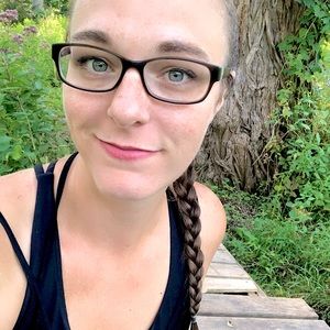 Meet your Posher, Laura